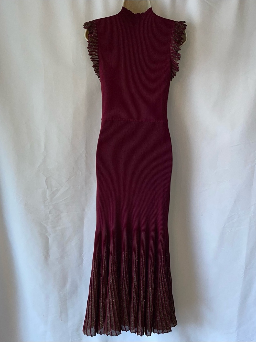 Moon River Ribbed Sleeveless Midi Dress in Burgundy with Pleated Hem - Picture 6 of 11
